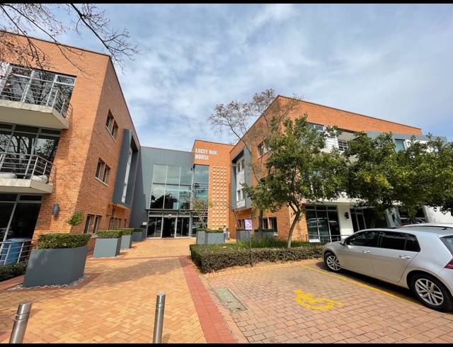 658M² OFFICE TO LET IN BRYANSTON